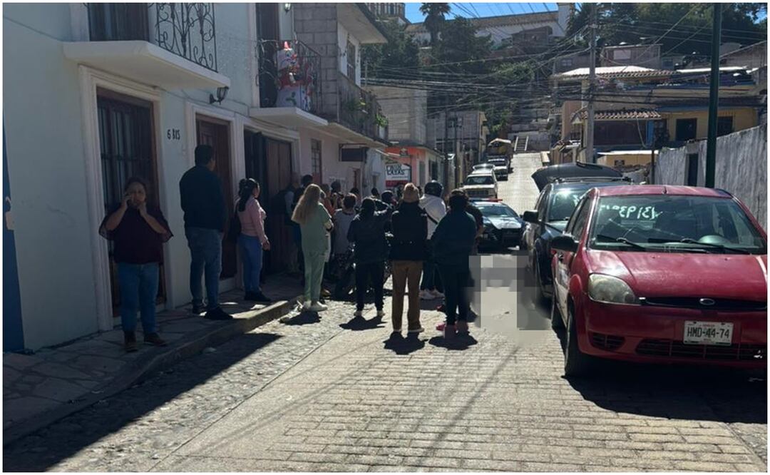 Dos hombres fueron asesinados en el barrio de Guadalupe, San Cristóbal de las Casas, Chiapas cuando fueron atacados por sicarios que se movían en motocicletas (17/12/2024). Foto: Especial