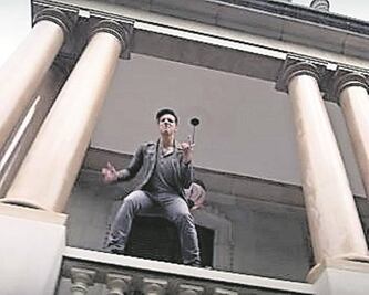 Vadhir canta sin ayuda de su padre