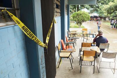 Demandan dictámenes de planteles afectados