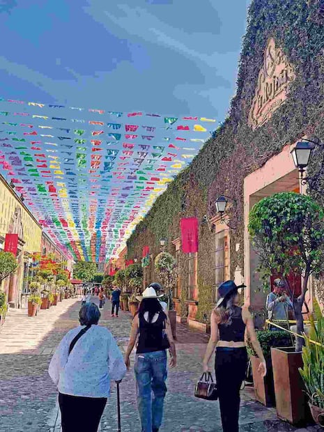 Las calles del municipio se llenan los fines de semana de comerciantes y turistas. Foto: Raúl Torres / EL UNIVERSAL