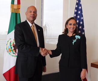 Ruiz Massieu y Johnson charlan sobre frontera