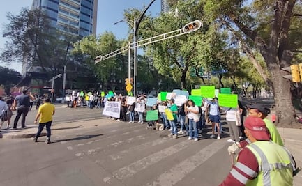 Protesta por liquidaciones laborales; trabajadores del IFT bloquean Reforma e Insurgentes