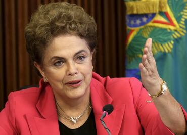Defienden intelectuales brasileños a Rousseff