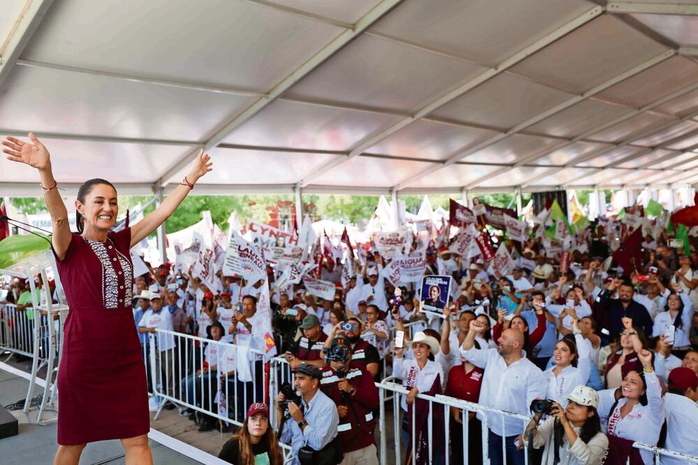 En Durango, Claudia Sheinbaum Pardo explicó que en la Ciudad de México impulsó una estrategia de seguridad para atender las causas que generan la violencia. Foto: de Diego Simón. El Universal