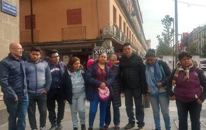 Tras reunión en Palacio Nacional, papás de niños con cáncer se dirigen a Hospital Infantil