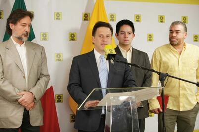 'Tribus' miden fuerzas para relevar a Basave