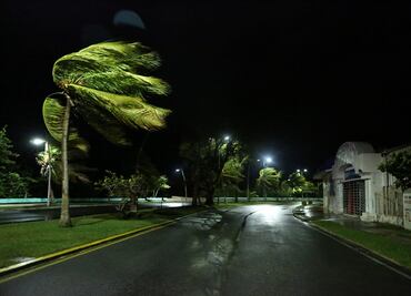 Protección Civil mantiene alerta en 8 estados por "Earl"