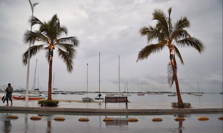 Autoridades de BCS en alerta por trayectoria de “Lorena”; pese a que ya es Tormenta Tropical, mantienen suspensión de clases hasta el viernes