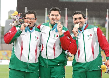 Con puntería de oro y plata