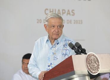 Madres de víctimas de feminicidio y desaparecidos se manifiestan afuera de la mañanera de AMLO en Chiapas