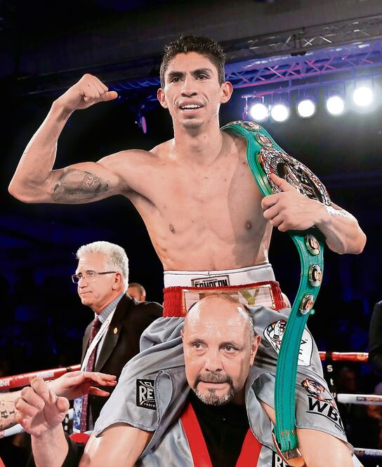 Vargas supo manejar el combate y se ciñó el fajín de campeón (ED SYKES. REUTERS)