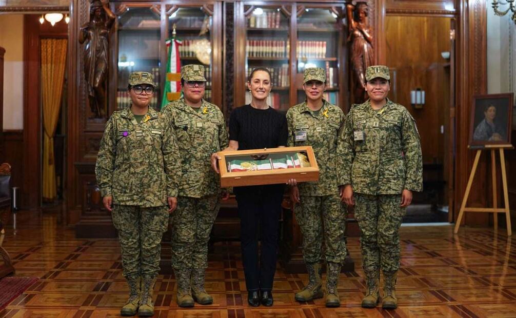 Sheinbaum comparte proceso de elaboración de banda presidencial para la primera mujer en dar el Grito de Independencia. Foto: Presidencia
