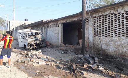 Estalla coche fuera de comandancia en Xaltianguis, Guerrero