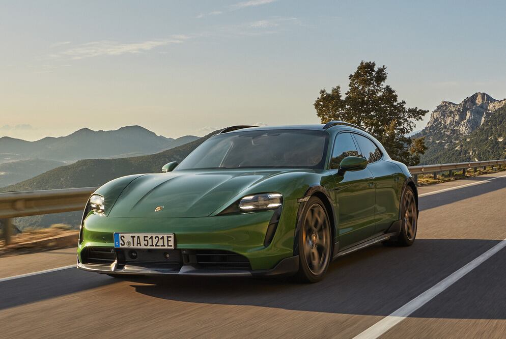 Porsche Taycan Cross Turismo: el eléctrico alemán se vuelve familiar