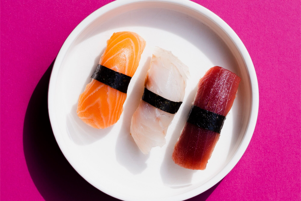 Si consumes pescado crudo, existe el riesgo de contraer una infección por el parásito anisakis. Foto: Freepik