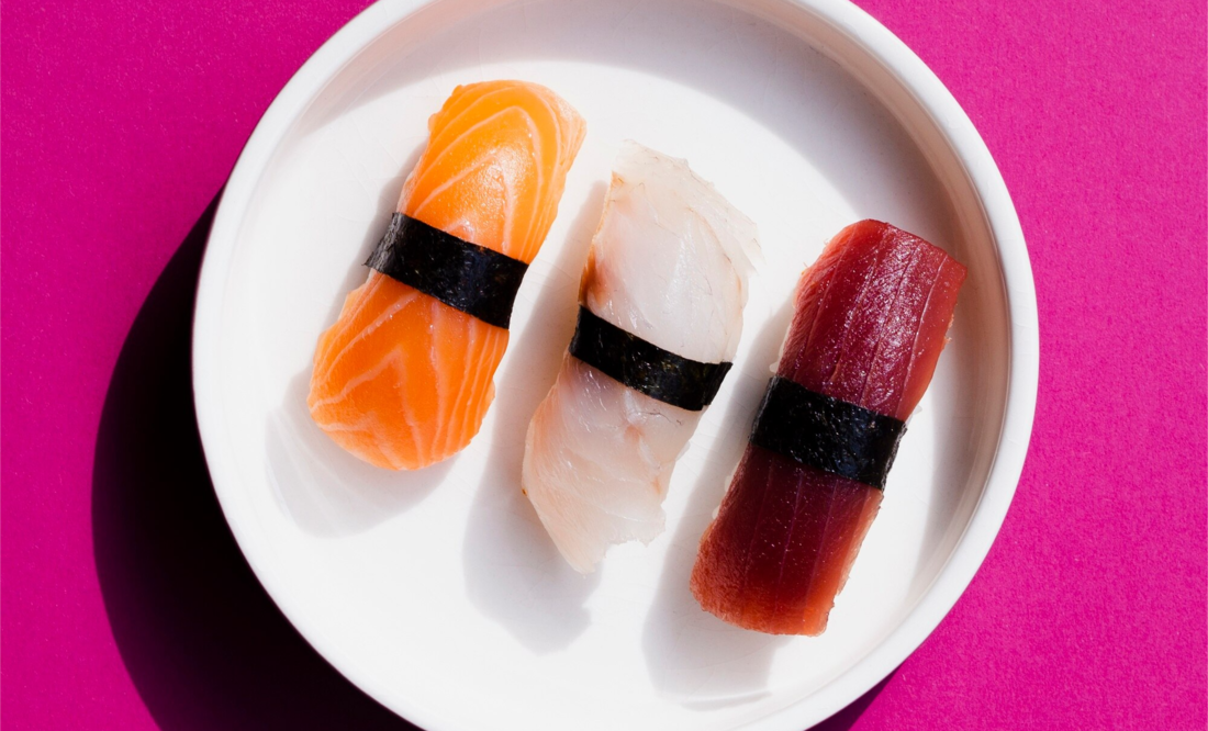 Si consumes pescado crudo, existe el riesgo de contraer una infección por el parásito anisakis. Foto: Freepik