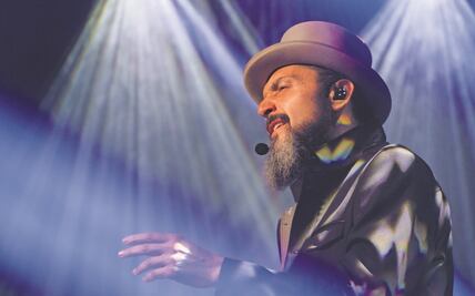 Reyli regresa a la música “más viejo y sabio”