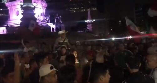 Festejos en el Ángel de la Independencia, tras el título de México en la Copa Oro
