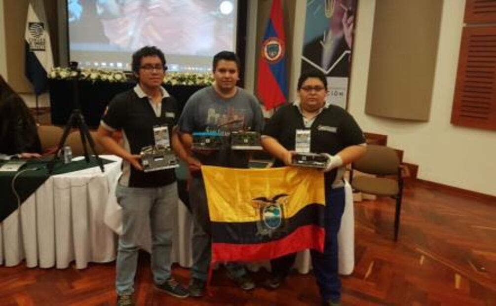 En Michoacán roban a estudiantes sus robots y sus sueños