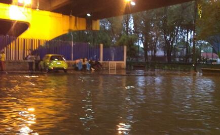 Calzada México-Tacuba permanece cerrada a más de 20 horas de las lluvias
