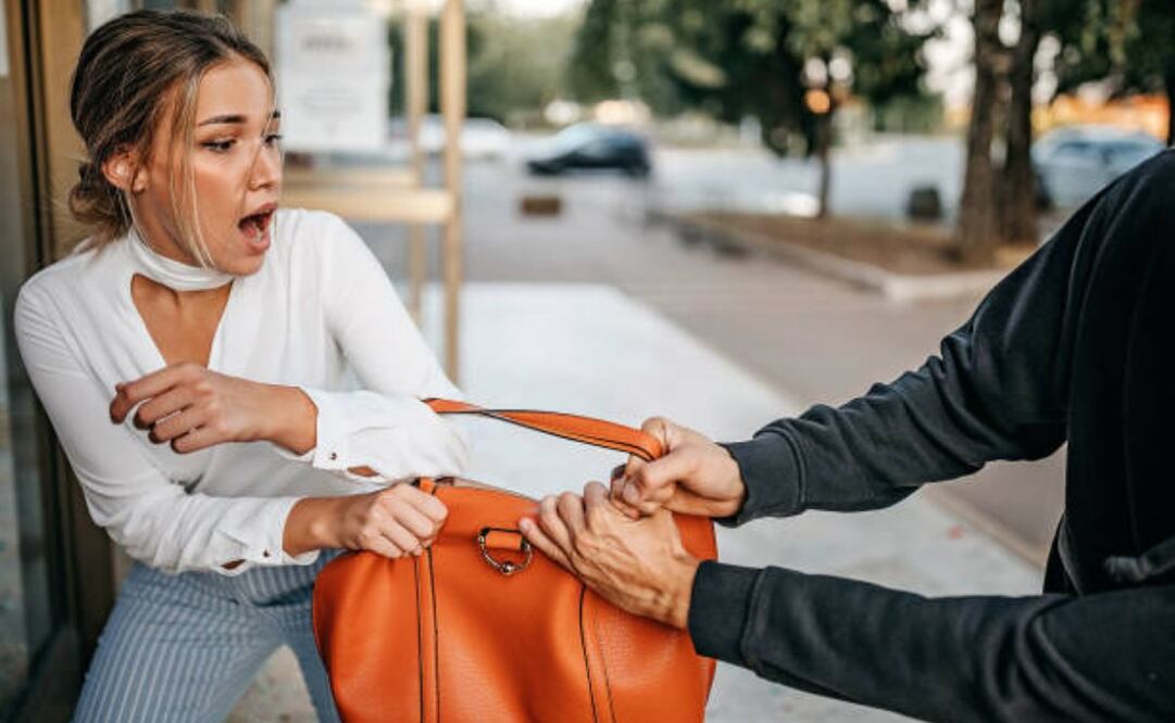 Por lo que se refiere a las expectativas de seguridad de la población urbana, el 31.8% consideró que, en los próximos 12 meses, la situación de la delincuencia e inseguridad en su ciudad seguirá igual de mal. Foto: IStock