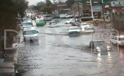 Lluvia y granizo causan encharcamientos en la capital