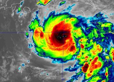 Rafael se degrada a tormenta tropical; prevén fuertes lluvias en Campeche, Quintana Roo y Yucatán