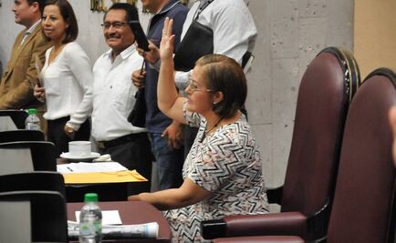 Eva Cadena reaparece en Congreso de Veracruz