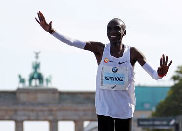 Kipchoge bate récord del mundo en Maratón de Berlín