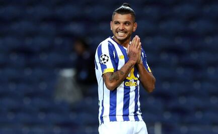 'Tecatito' Corona no es convocado con el Porto; sigue negociando con el Milan