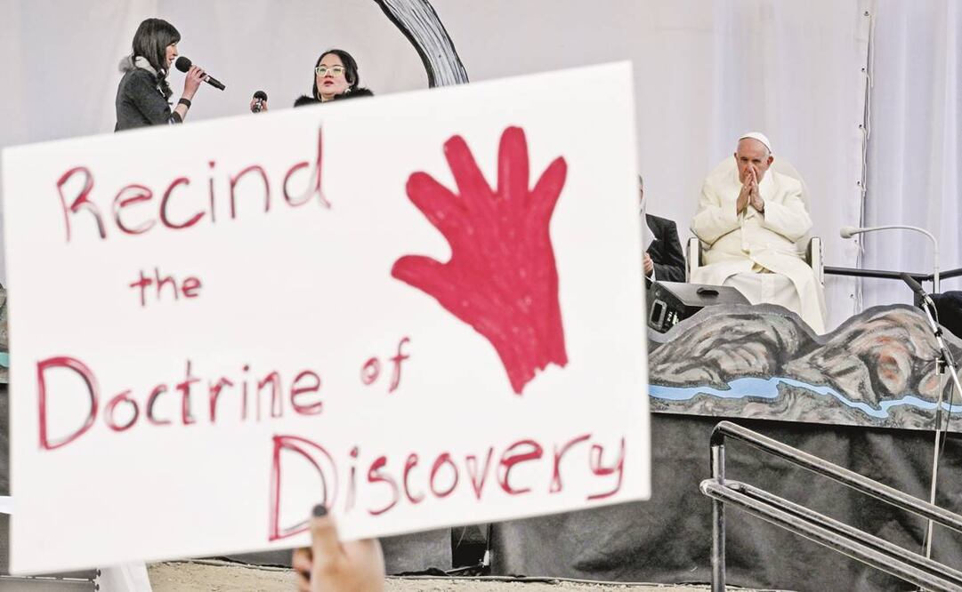 Una protesta en la visita del Papa, en Canadá. Foto: EFE