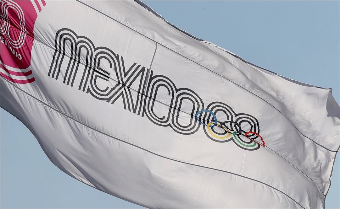 Bandera de aniversario de los Juegos Olímpicos de México 68 - Foto: Valente Rosas / EL UNIVERSAL