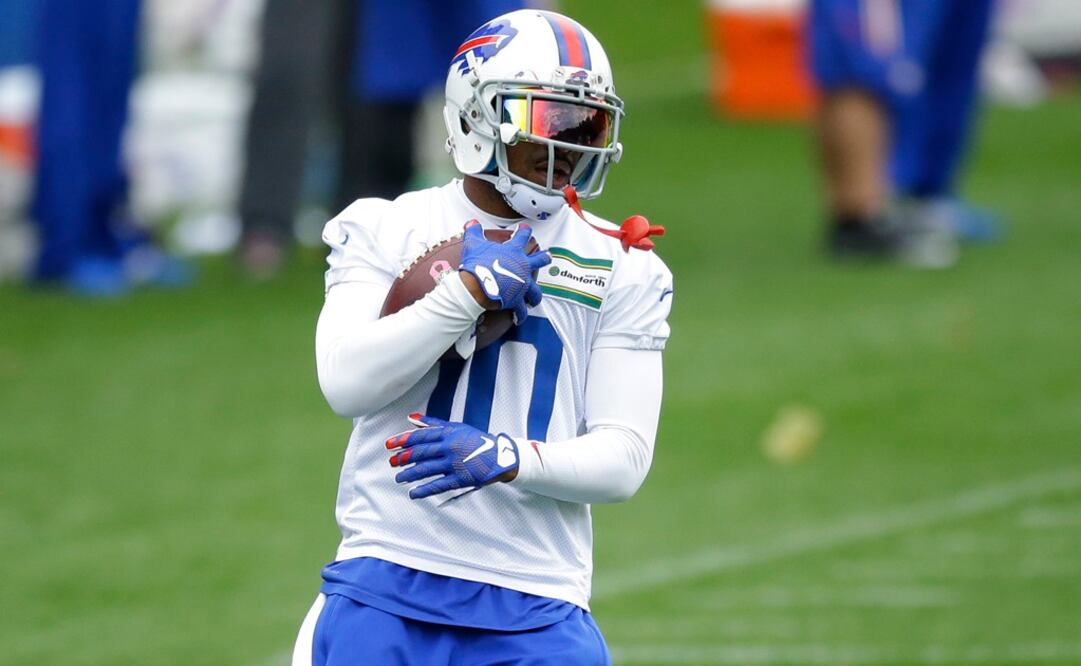 Los jugadores de los Bills entrenan en Londres. AP
