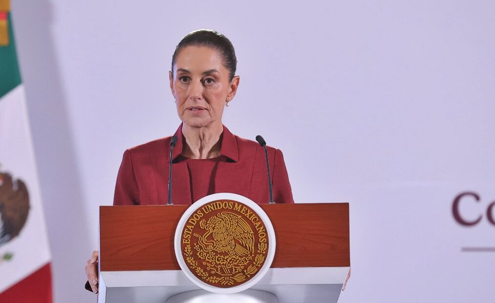 La presidenta de México, Claudia Sheinbaum Pardo, destacó que, tras la aprobación de la reforma Energética, Pemex cambiará su esquema fiscal ya que ahora solo pagará un derecho, "Derecho petrolero para el bienestar". Foto: Gabriel Pano/EL UNIVERSAL