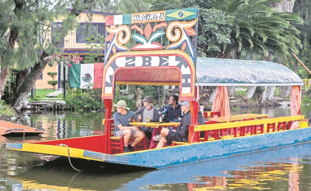 Exigirán chalecos y antidoping a remeros en Xochimilco después de que joven se ahogó