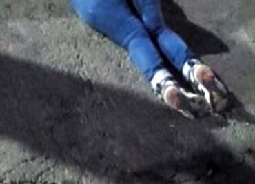 Arrojan a mujer de auto y la matan a tiros en GAM