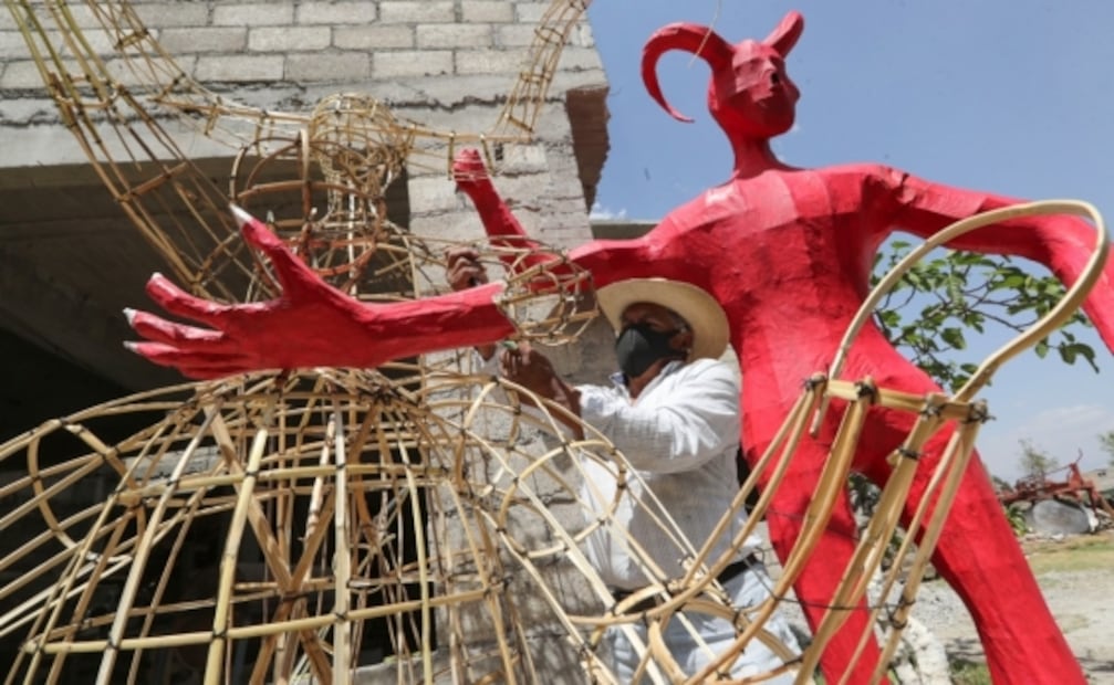 Desorganización y esperanza en aplicación de vacunas, migración y multitudes en las calles, entre las fotos de la semana