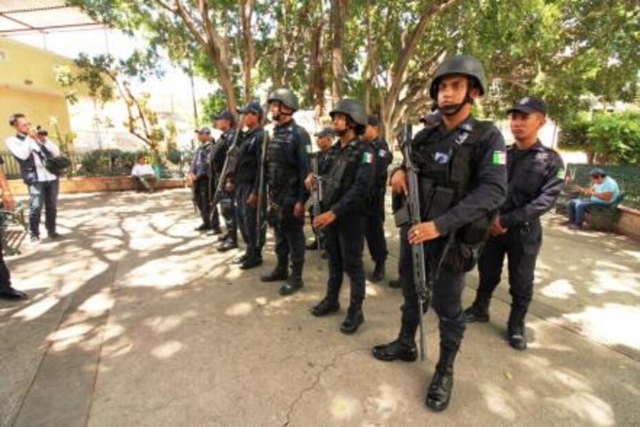 Policías reprobados de Chilpancingo regresan a las calles
