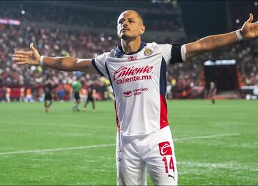 Chicharito Hernández deja atrás las lesiones y reaparece en la convocatoria de Chivas