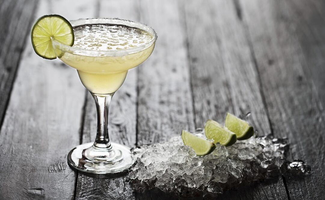 La Margarita es uno de los cocteles más famosos del mundo. Aprende a preparar tres diferentes versiones. Foto: Istockphoto
