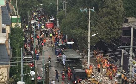 Colapsa escuela en Coapa; buscan a niños atrapados entre escombros