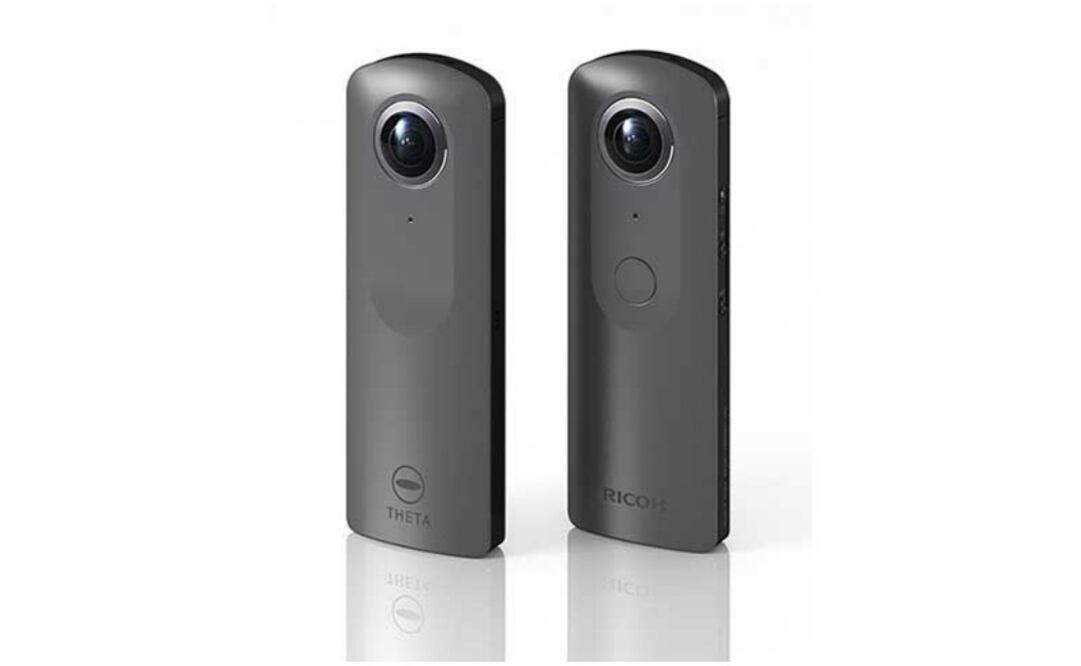 El micrófono y carcasa para poder sumergir la cámara se venden por separado