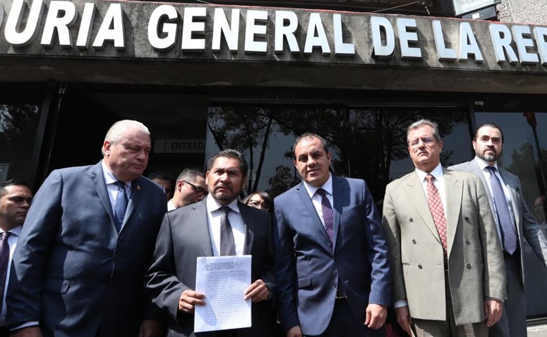 El gobernador de Morelos presentó la denuncia ante la Fiscalía General de la República. Foto: Ariel Ojeda / EL UNIVERSAL