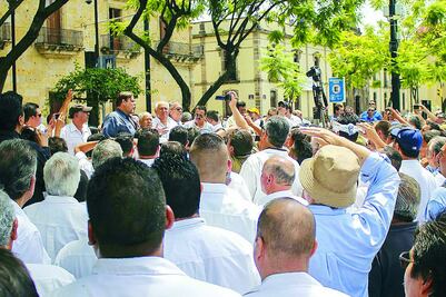 Piden taxistas que Uber sea delito en Guadalajara