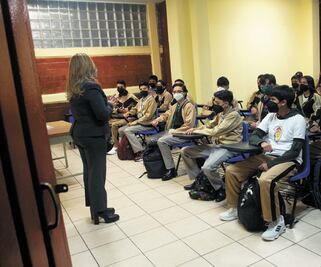 Admiten amparo contra plan de la SEP