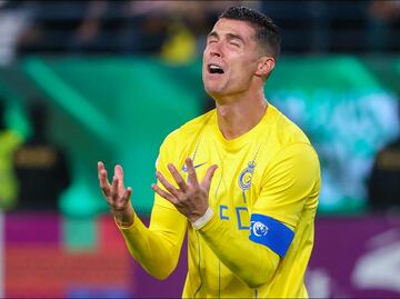 Cristiano Ronaldo suspende las negociaciones para renovar con el Al-Nassr; analiza el retiro