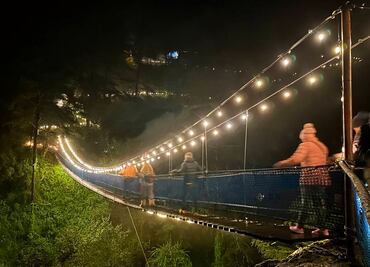 Cómo son los puentes colgantes iluminados en Hidalgo