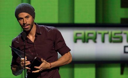 Enrique Iglesias muestra el rostro de su hijo