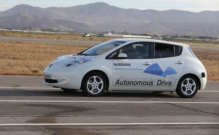 Vehículo inteligente recorre autopista mexicana