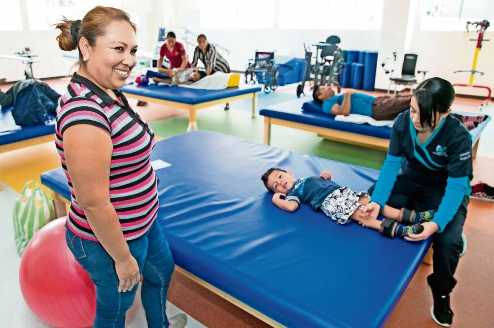 El Centro de Rehabilitación y Educación Especial de Morelos dará consultas de especialidad para personas con discapacidad motora. (YADÍN XOLALPA. EL UNIVERSAL)